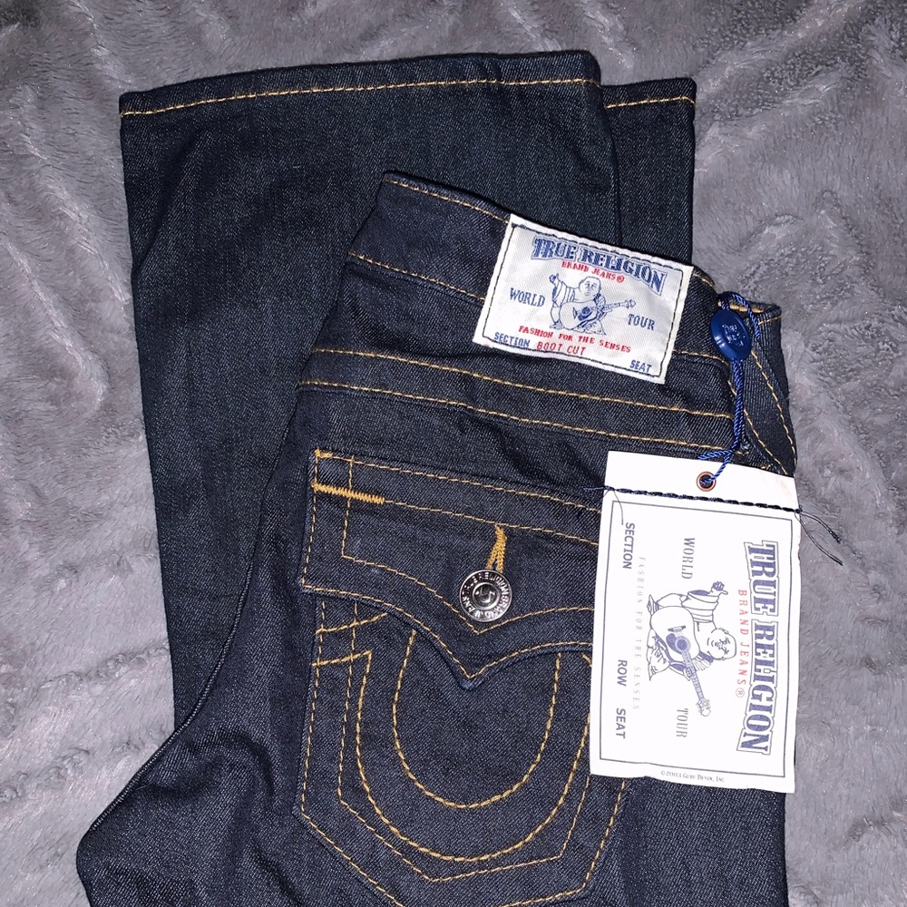 True Religion ~ Bootcut. 24x33
